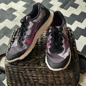 Nike Women’s Size 9.5 Flex Shoes